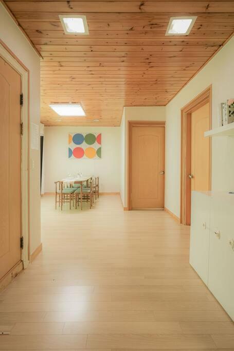 Large House Subway 5 Minute Villa Seoul